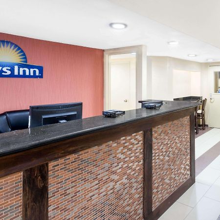 Days Inn By Wyndham Geneva/Finger Lakes Екстер'єр фото