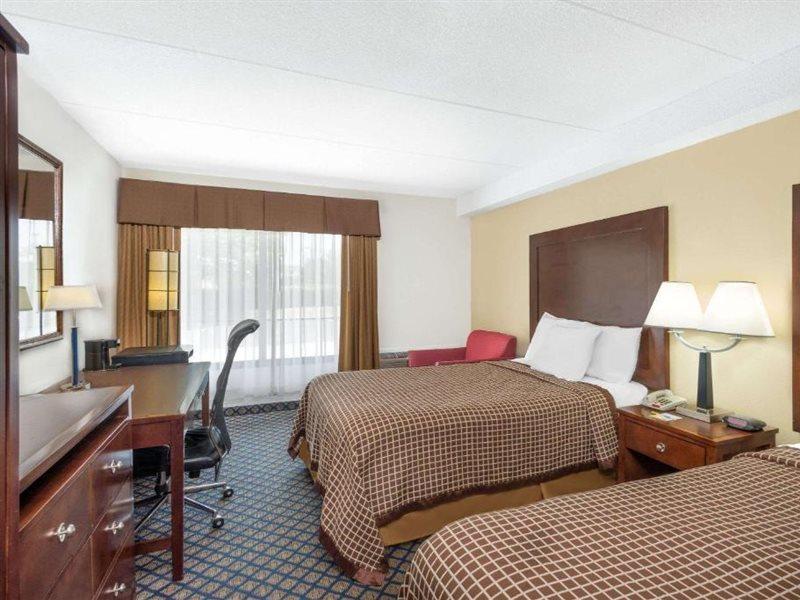 Days Inn By Wyndham Geneva/Finger Lakes Екстер'єр фото