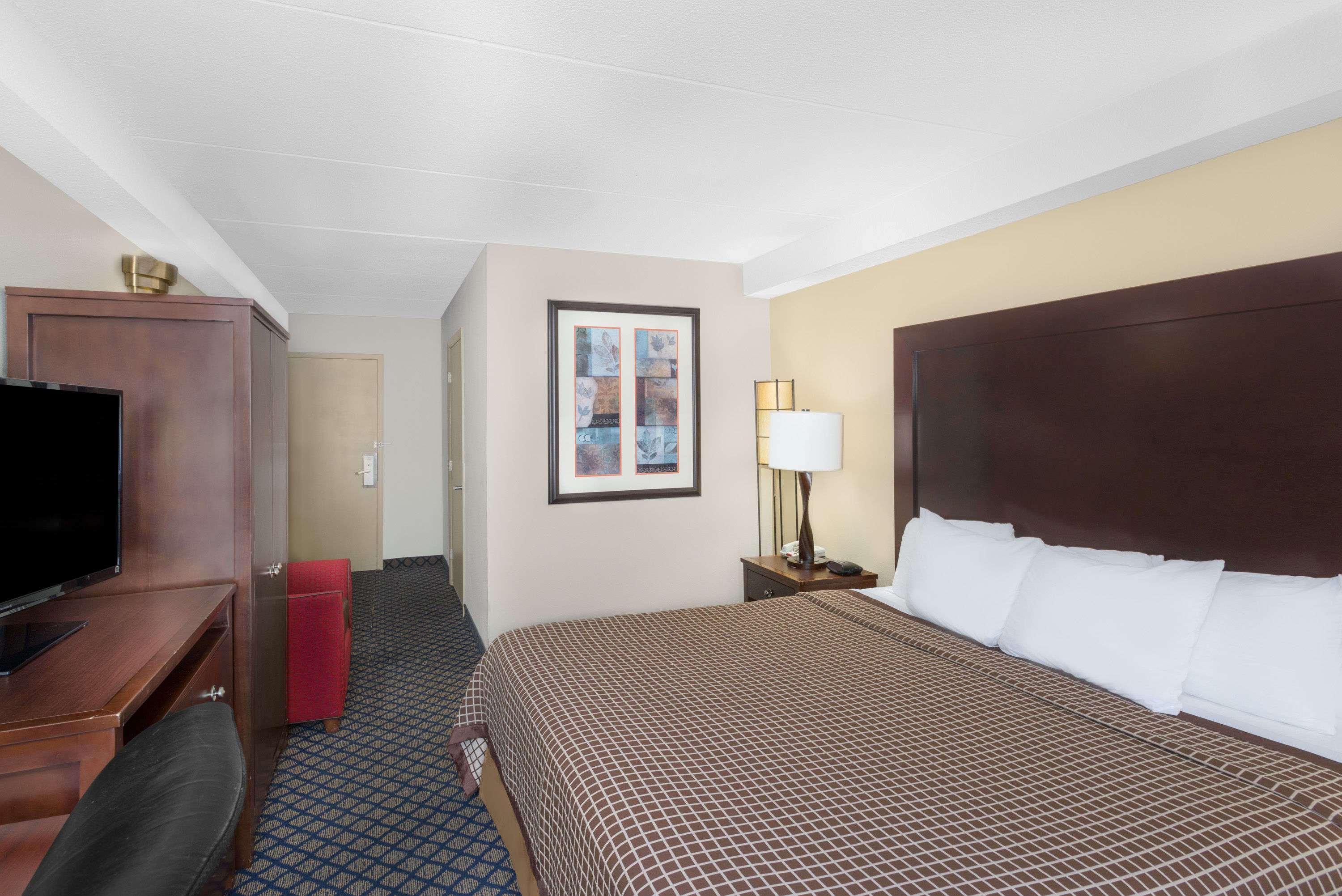 Days Inn By Wyndham Geneva/Finger Lakes Екстер'єр фото