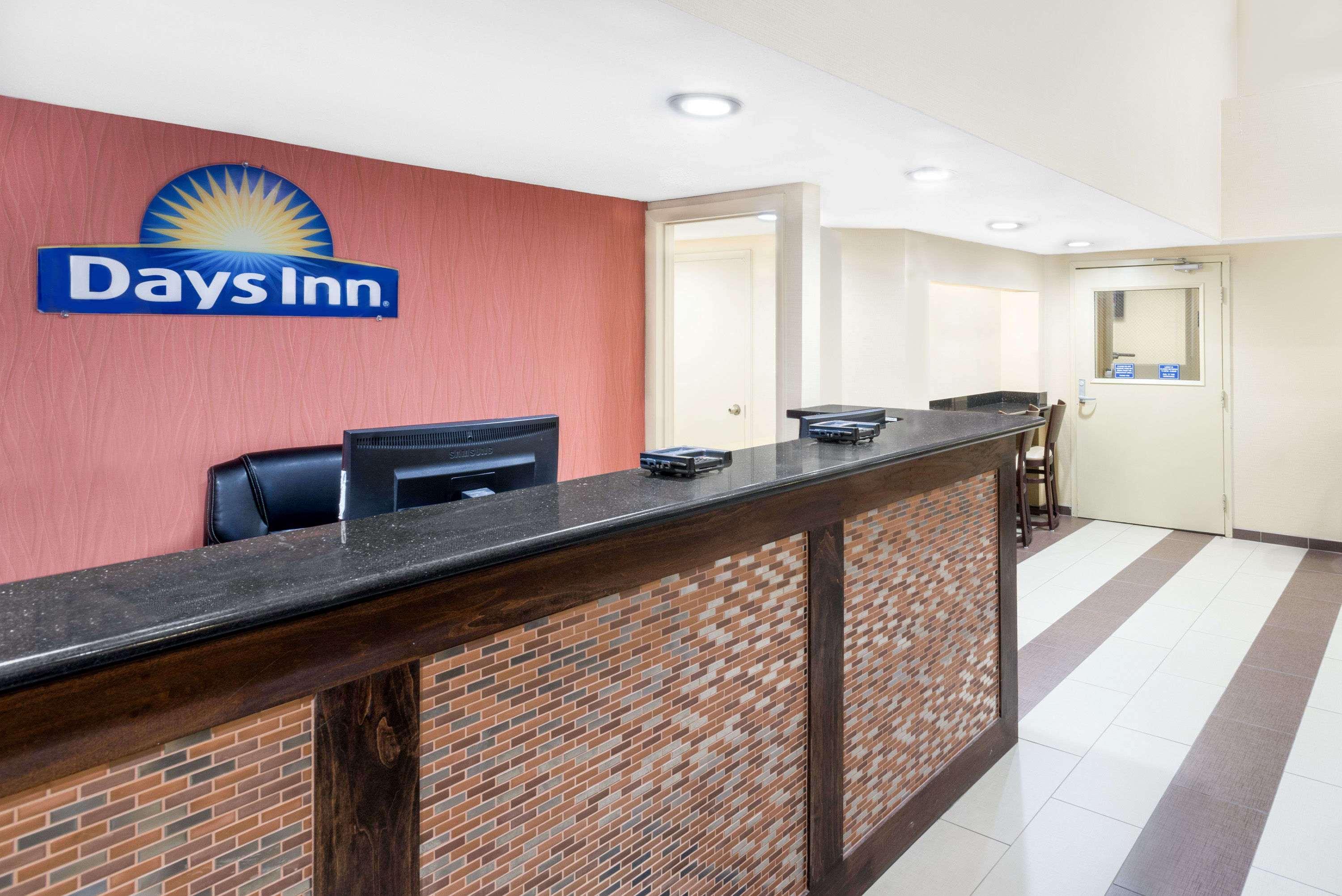 Days Inn By Wyndham Geneva/Finger Lakes Екстер'єр фото