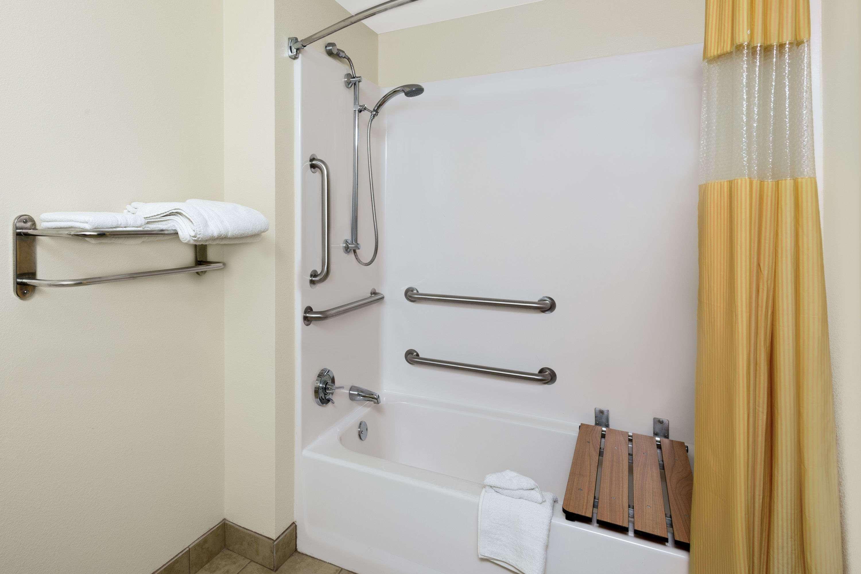 Days Inn By Wyndham Geneva/Finger Lakes Екстер'єр фото